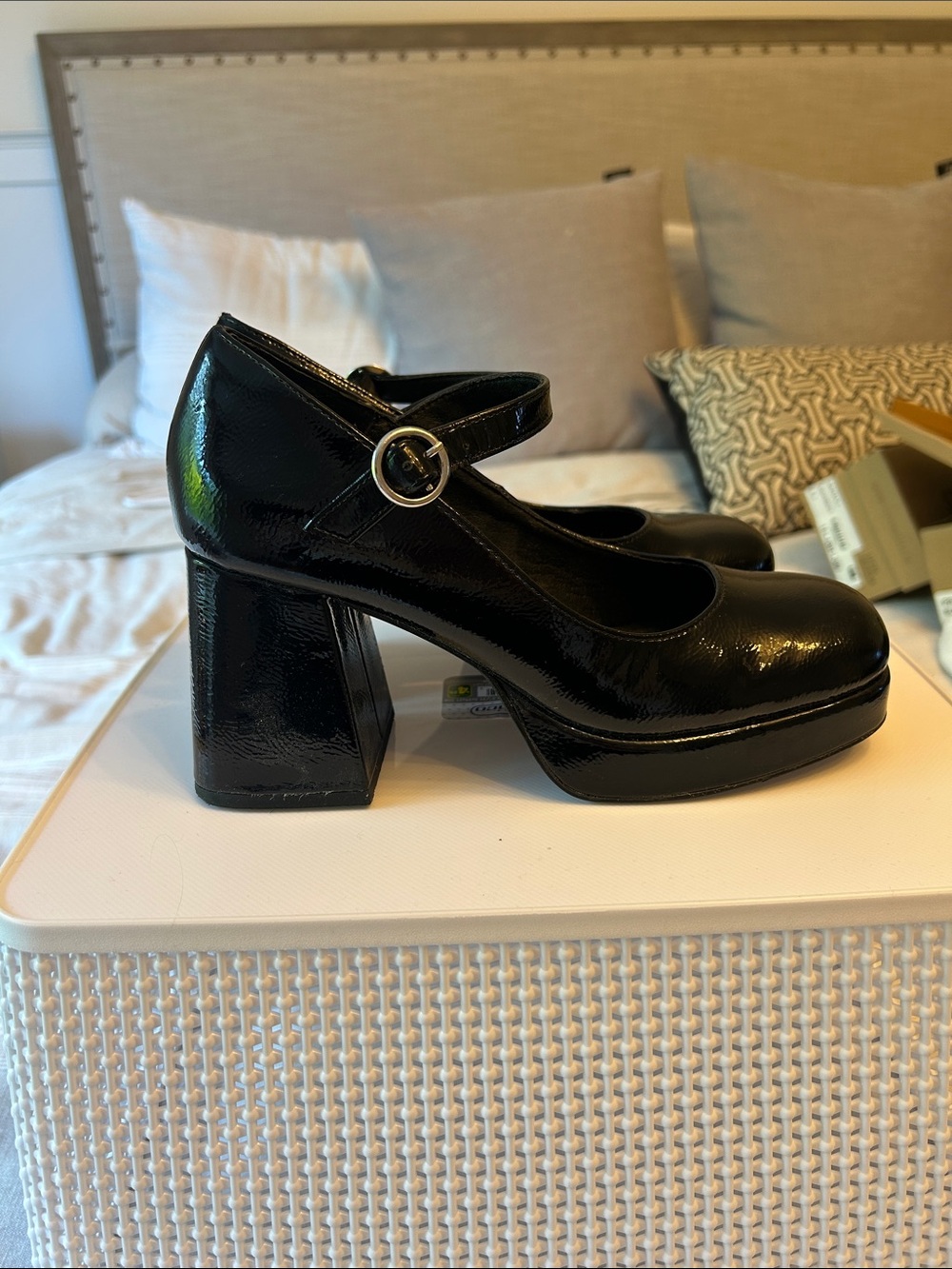 Steve Madden Black Patent Mary Jane Pumps - Picture 2 of 4